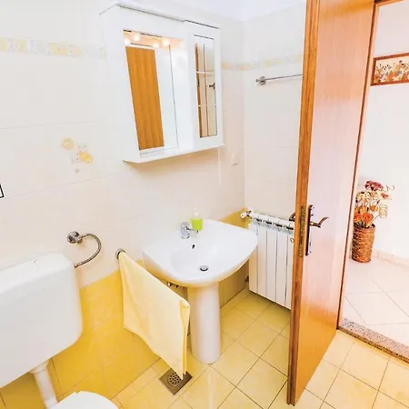 2 Bedroom Lovely In *